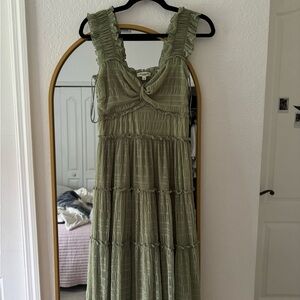 Max studio green ruffle dress